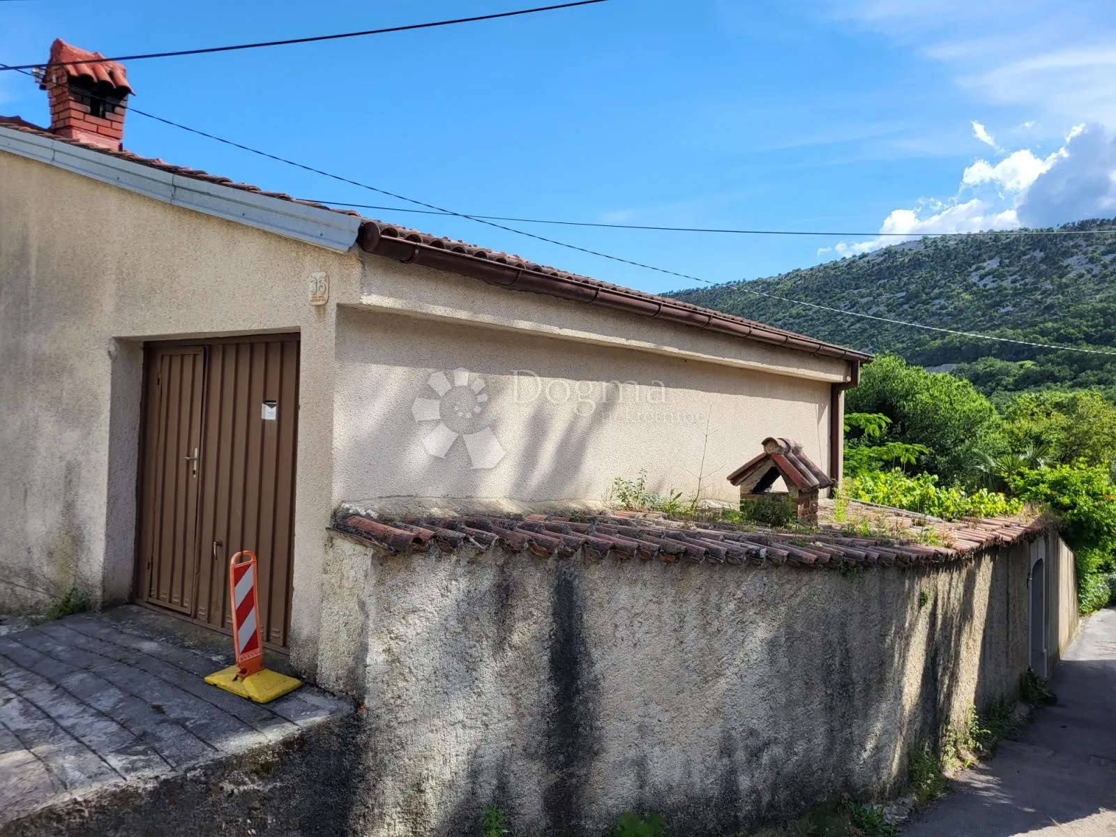 kuća sa garažom - slika 2