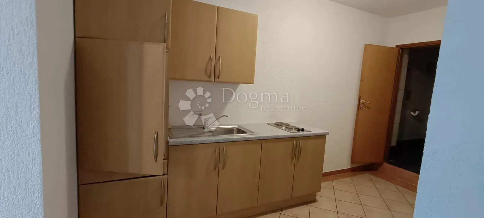 omišalj, kuća sa 9 apartmana - slika 6