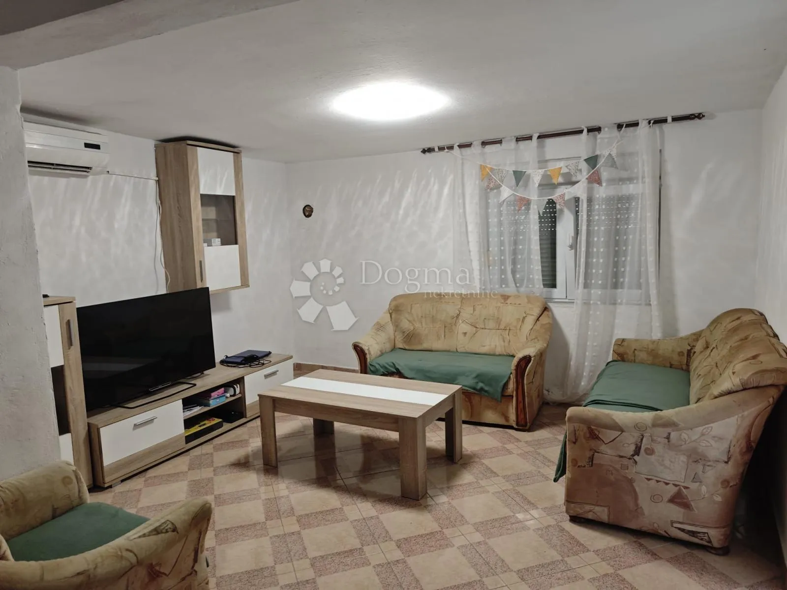 prodaje se kuća, ljubački stanovi - slika 15