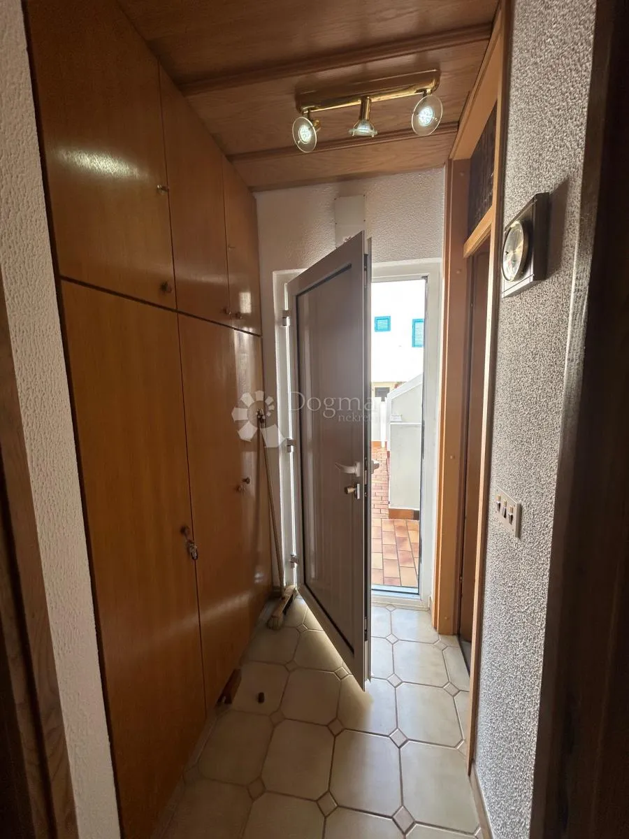 dvoetažni apartman sa garažom - slika 13
