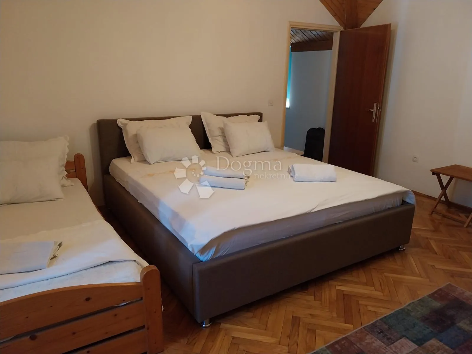 kamena kuća s poslovnim prostorom - slika 9