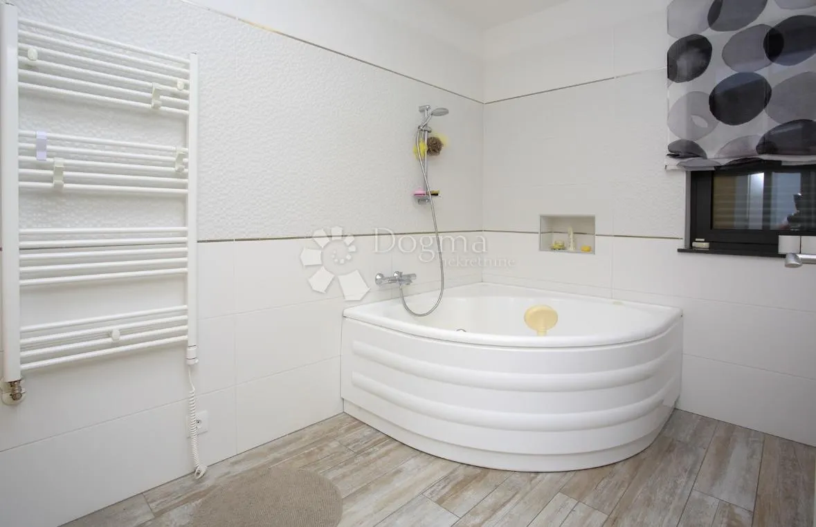 predivan stan za najam - kostrena - slika 6