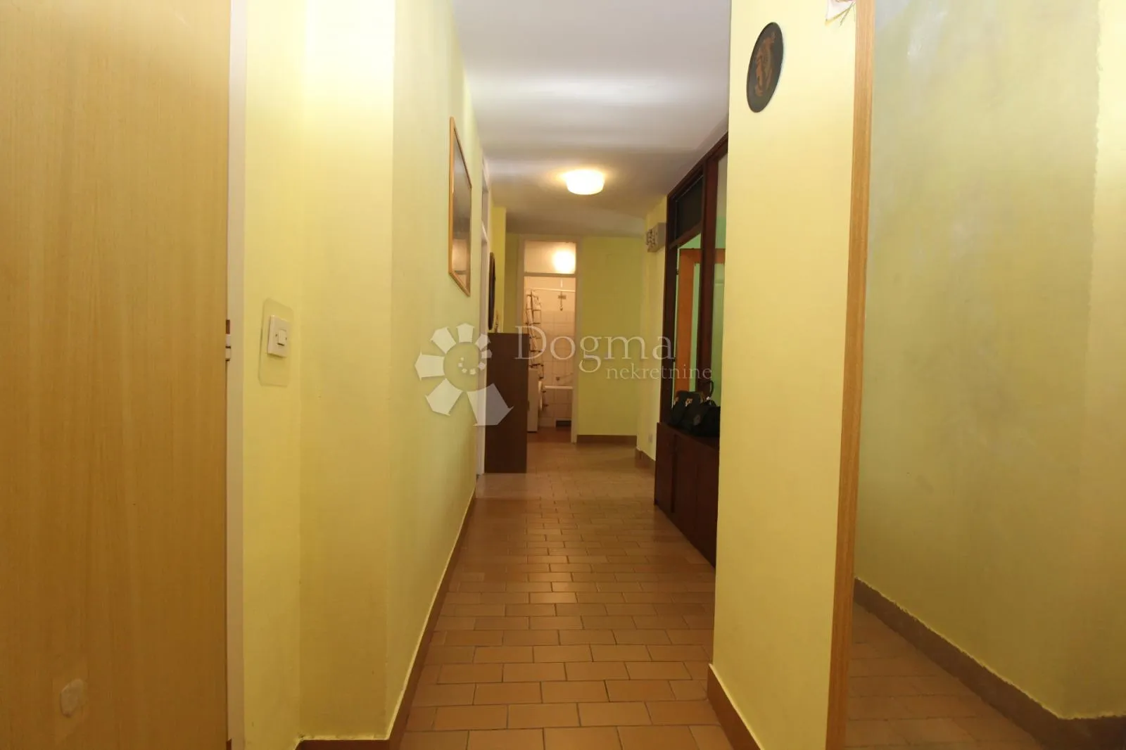 srdoči stan 68m2 3s kl sa lođom - slika 13