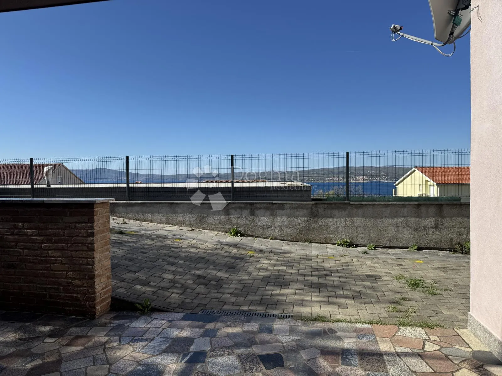 dvije garsonjere sa terasom i pogledom na more - slika 1