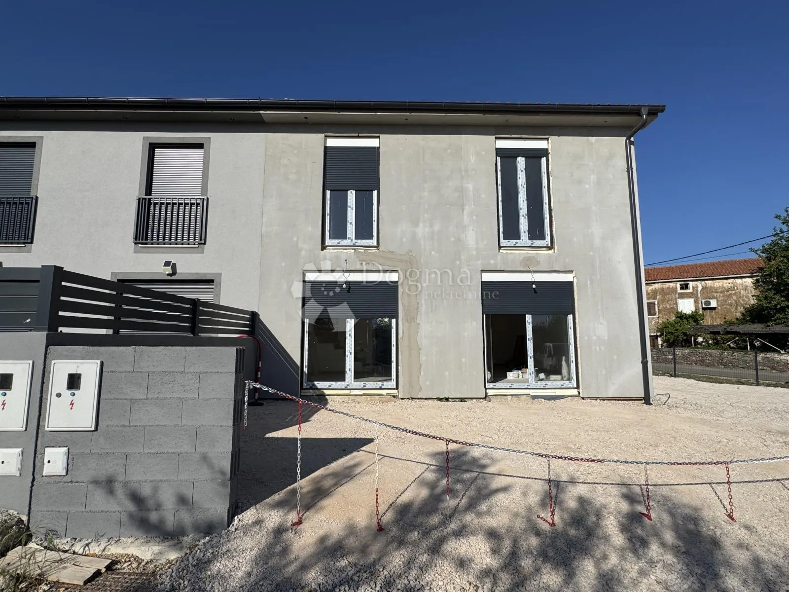 krk, novogradnja kuća s okućnicom - slika 13