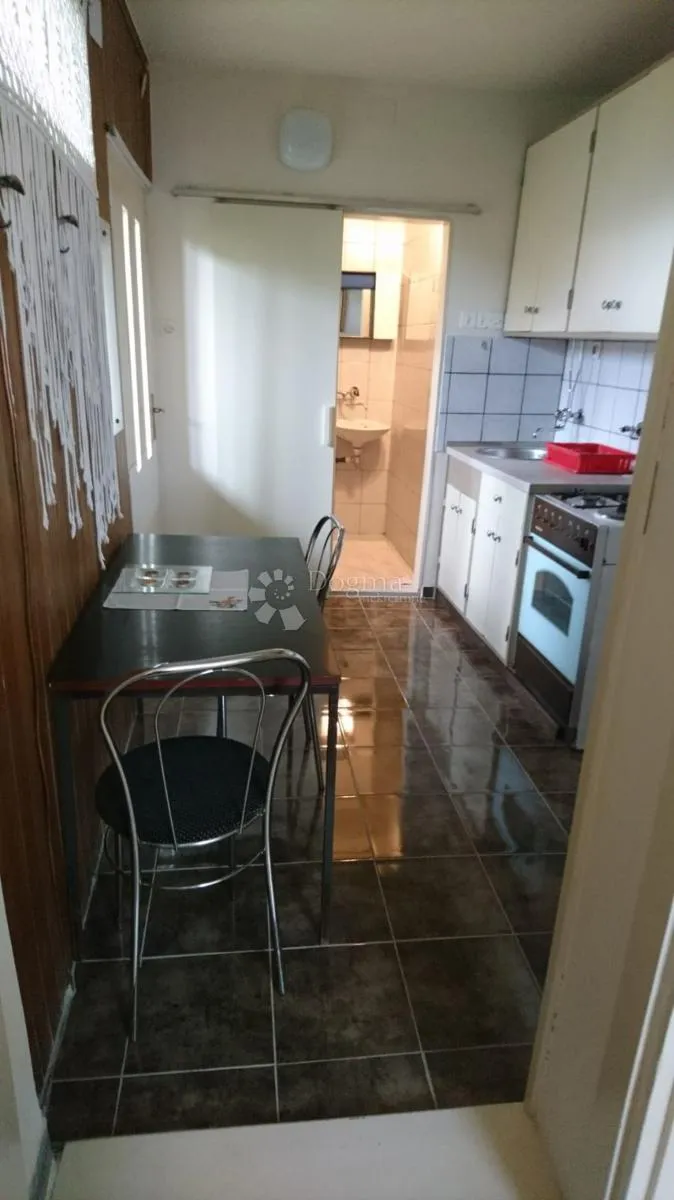 kuća za investiciju u centru siska - slika 8