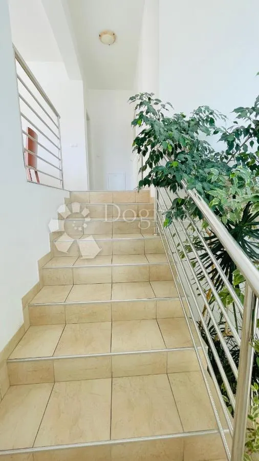 zadar, prodaja elegantne vile 1. red do mora na elitnoj lokaciji - slika 18