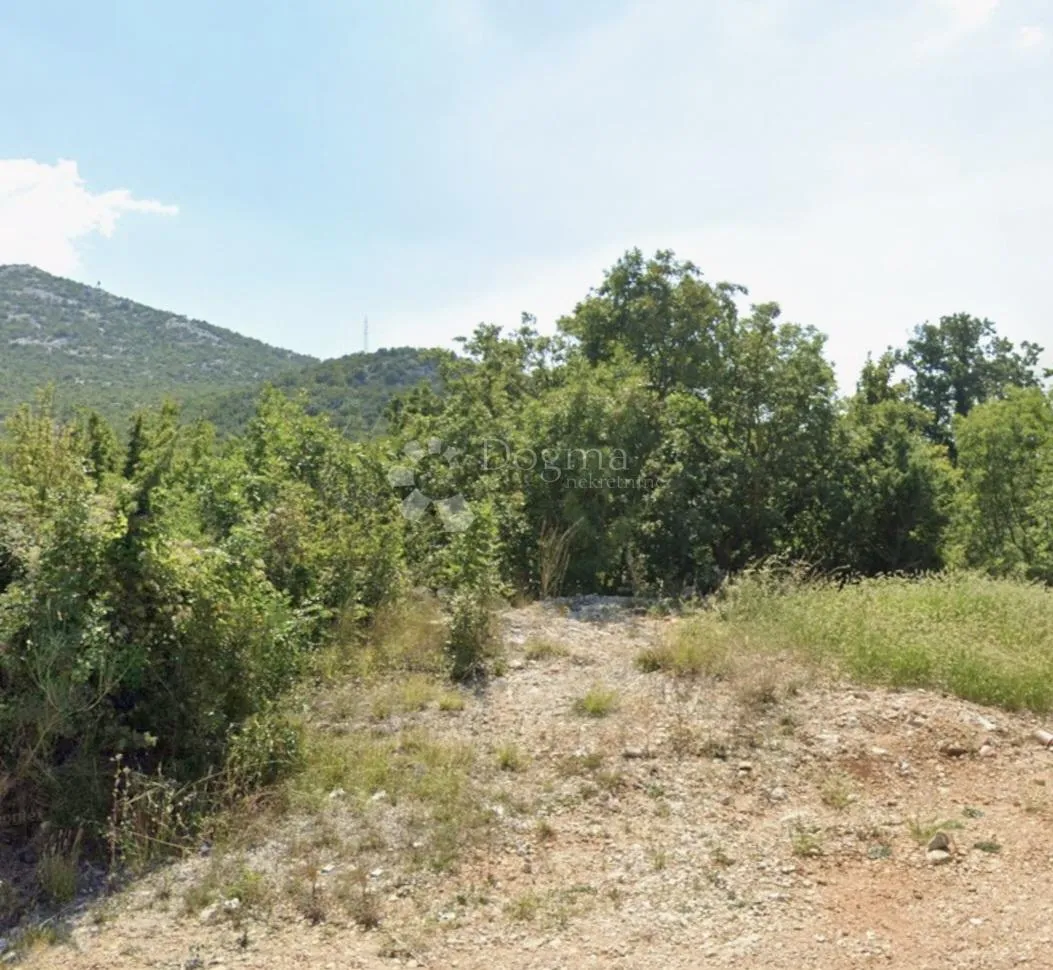 građevinsko zemljište klis, hitno - slika 1