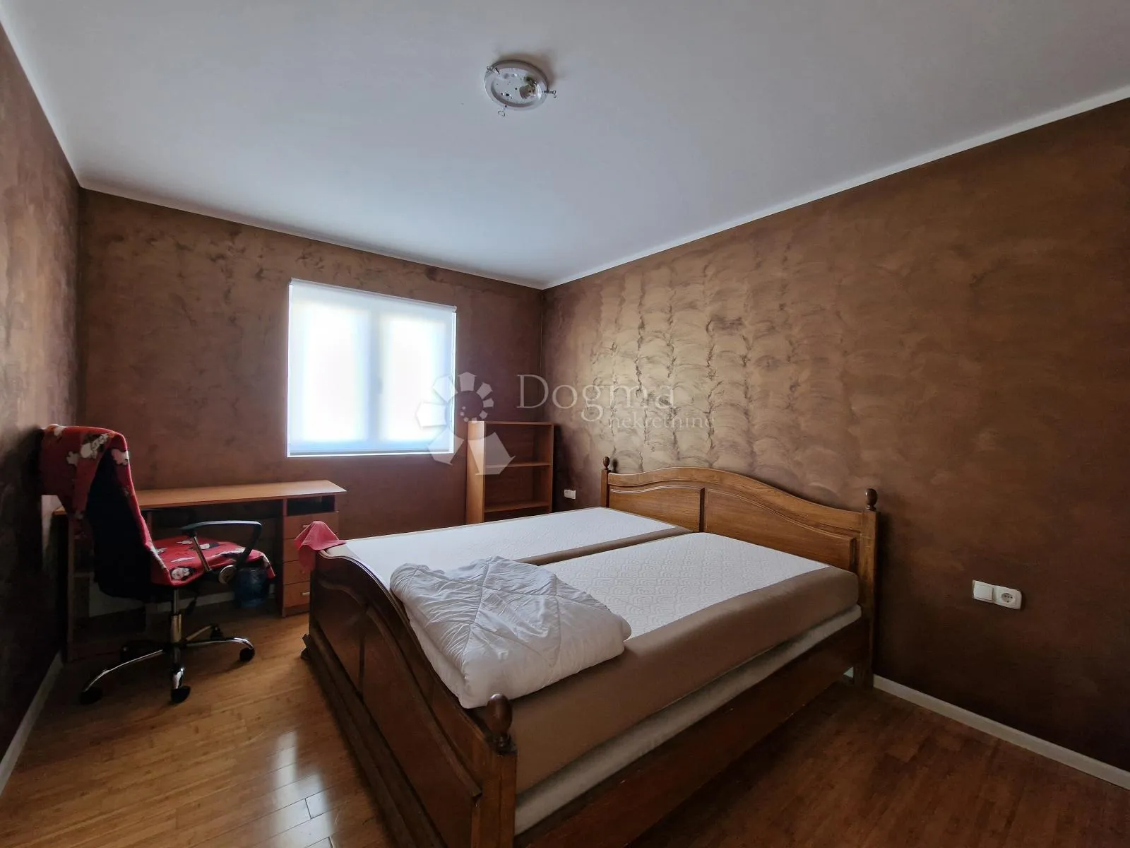 100 m od mora 2 stana ili 1 dvoetažni s pogledom! prilika za investiciju - slika 18