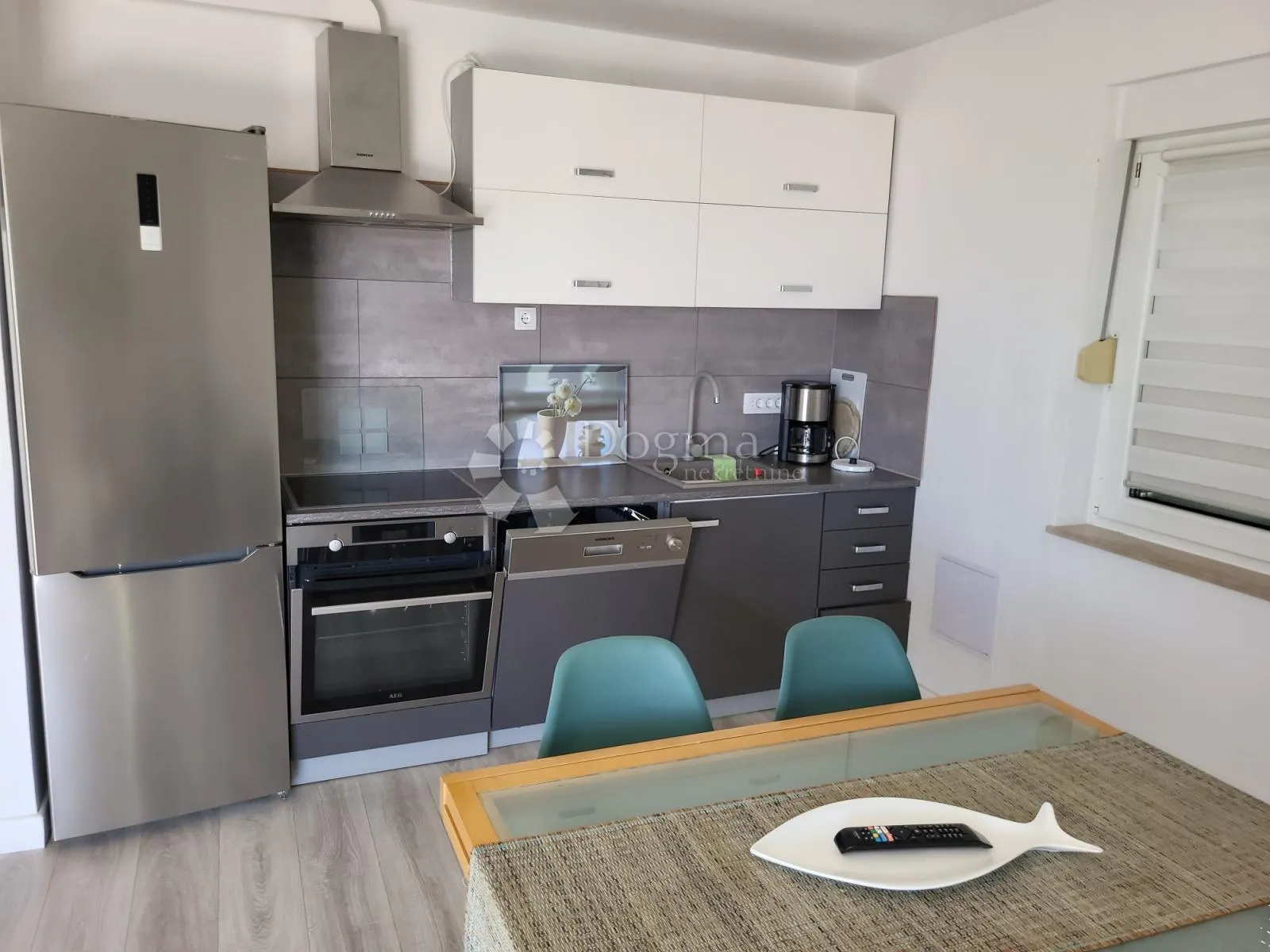 adaptiran apartman blizu mora sa parkingom - slika 24