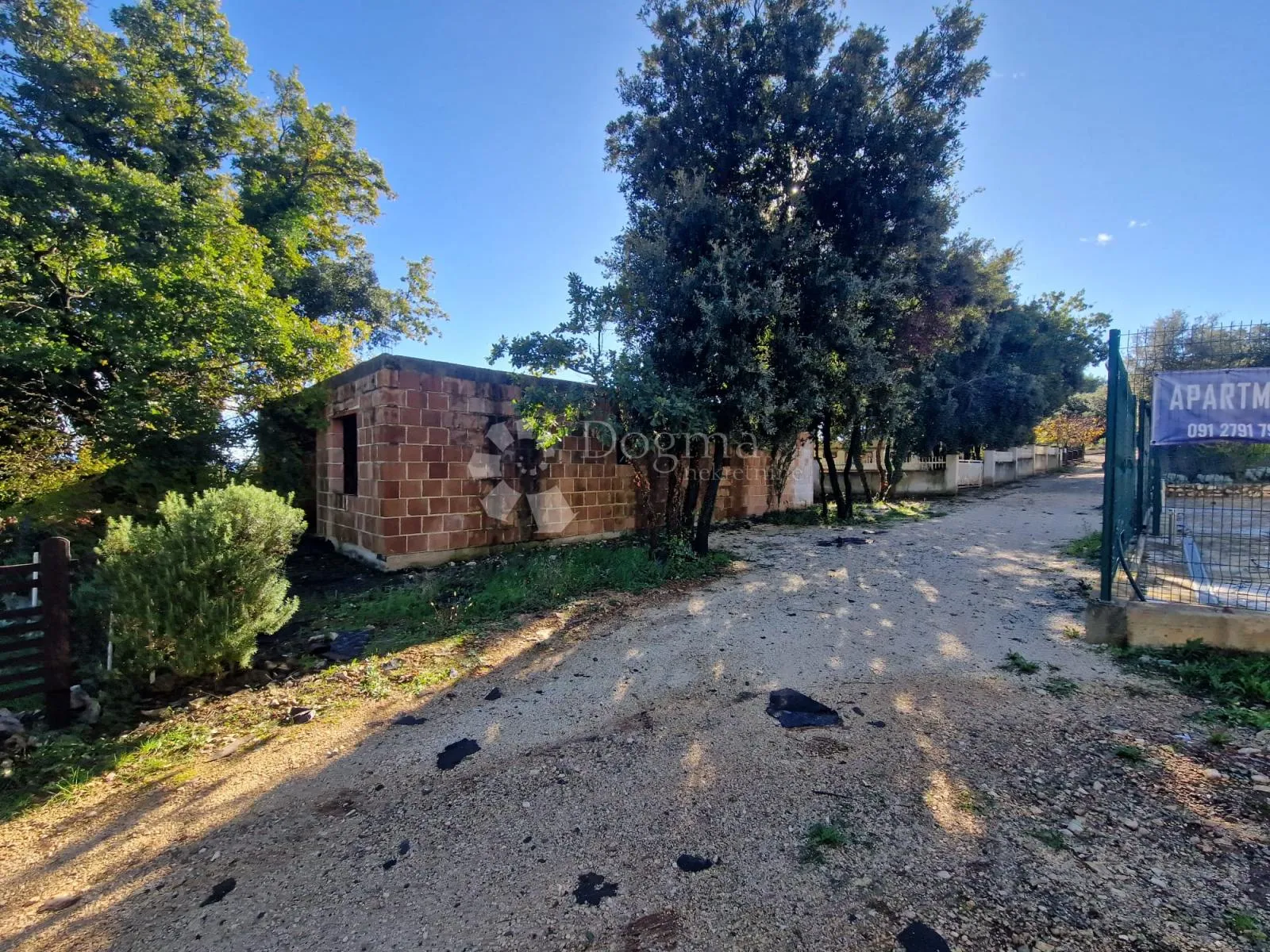 apartmanska kuća-započeta gradnja - slika 3