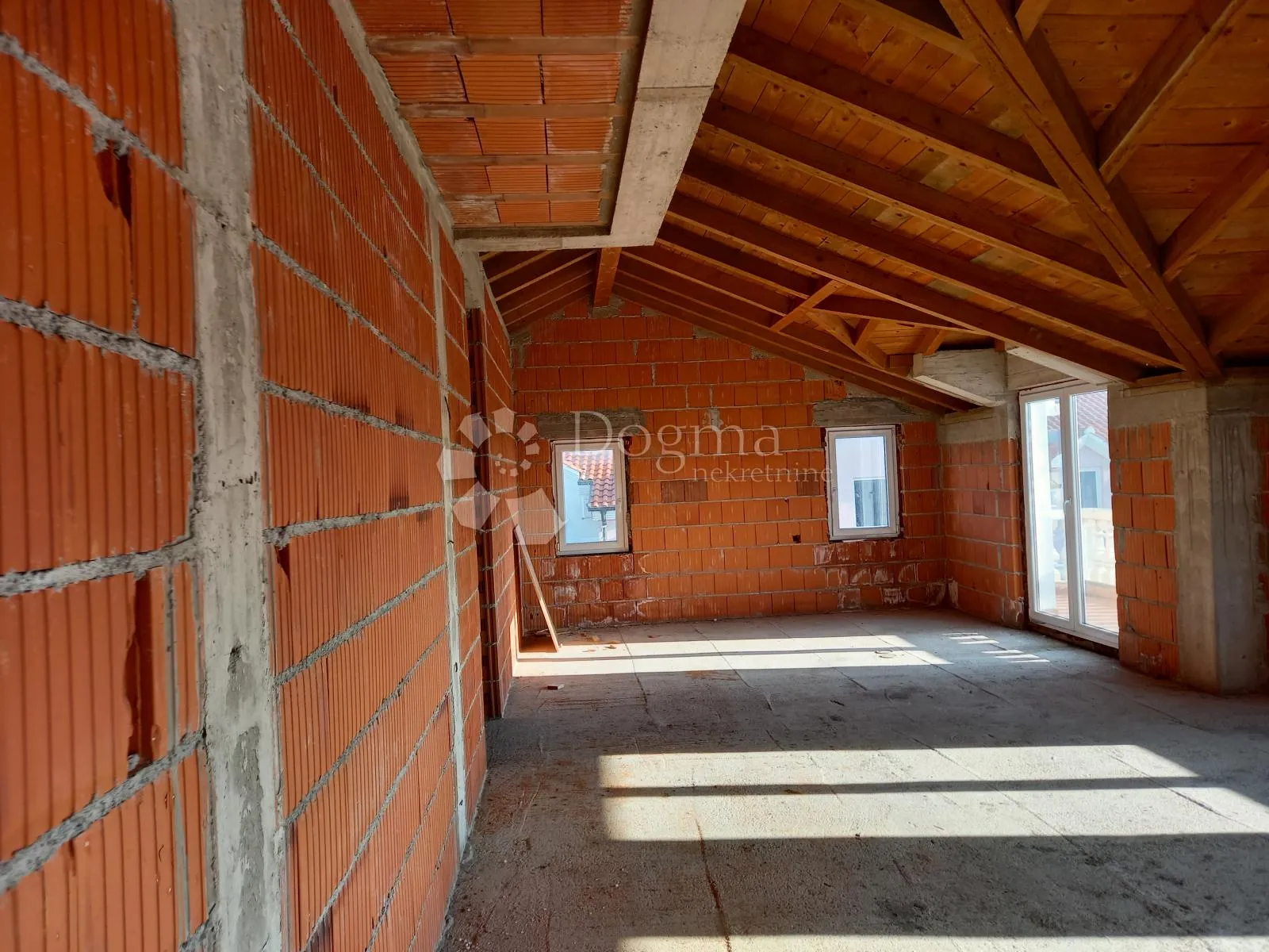 vodice - kuća 800 m2 odlična prilika - slika 44