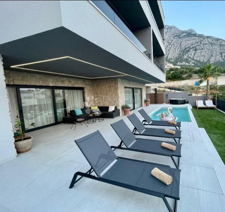 luksuzna vila sa bazenom, makarska - slika 9