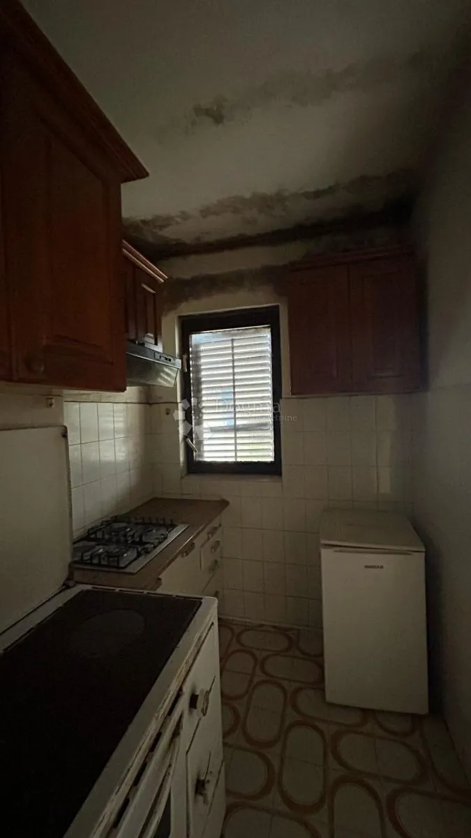 kuća za renovaciju s terasom s koje nećete željeti otići! - slika 13