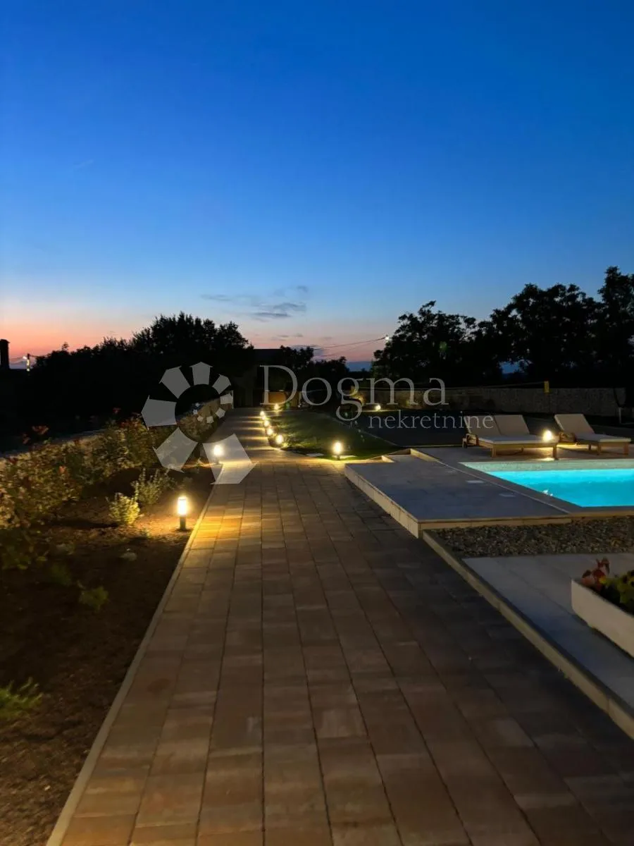 villa s bazenom! jedinstvena na tržištu, provjerite zašto - slika 37