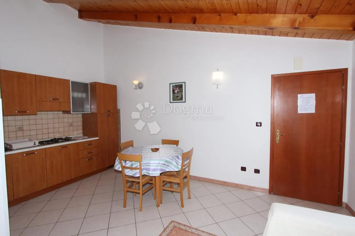 kuća sa apartmanima - slika 20