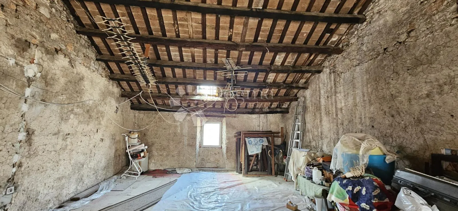kuća sa 4 spavaće sobe - slika 13