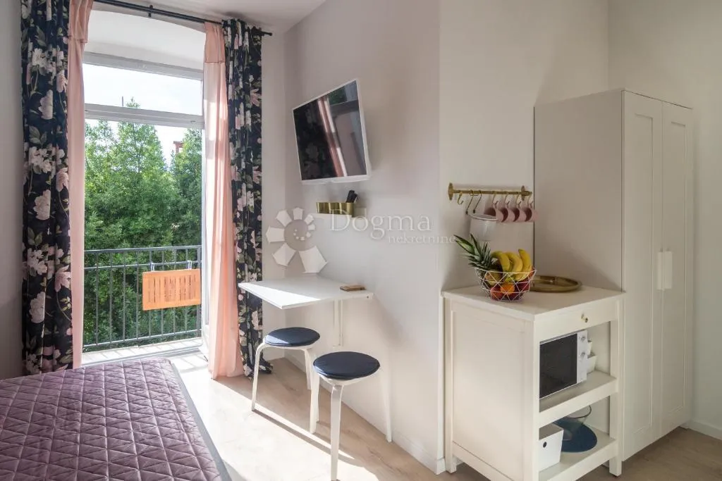 6 apartmana s bazenom u centru pule - slika 17