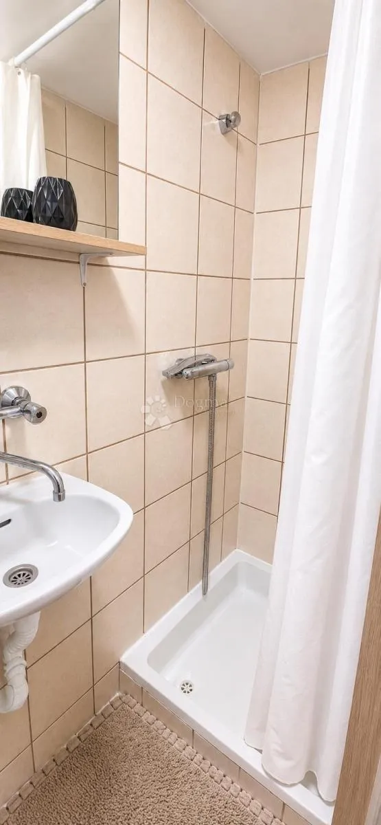 garsonijera u centru osijeka! - slika 4