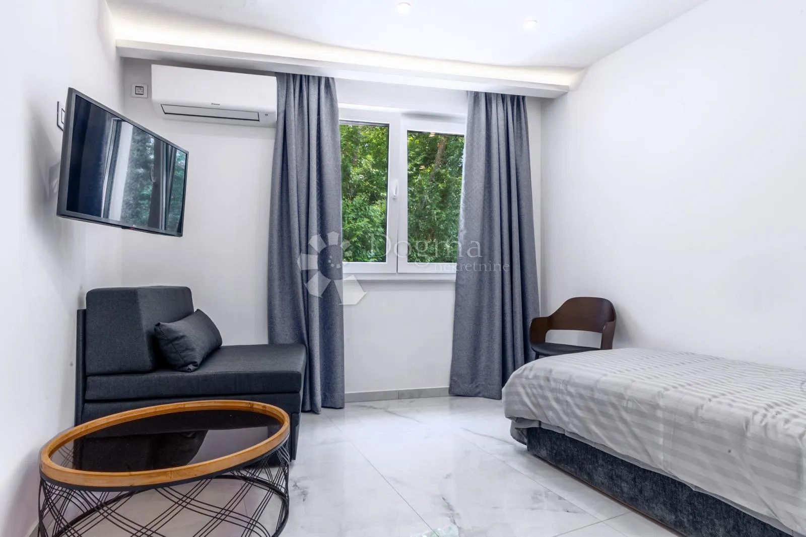 samostojeća moderna vila sa bazenom - slika 26
