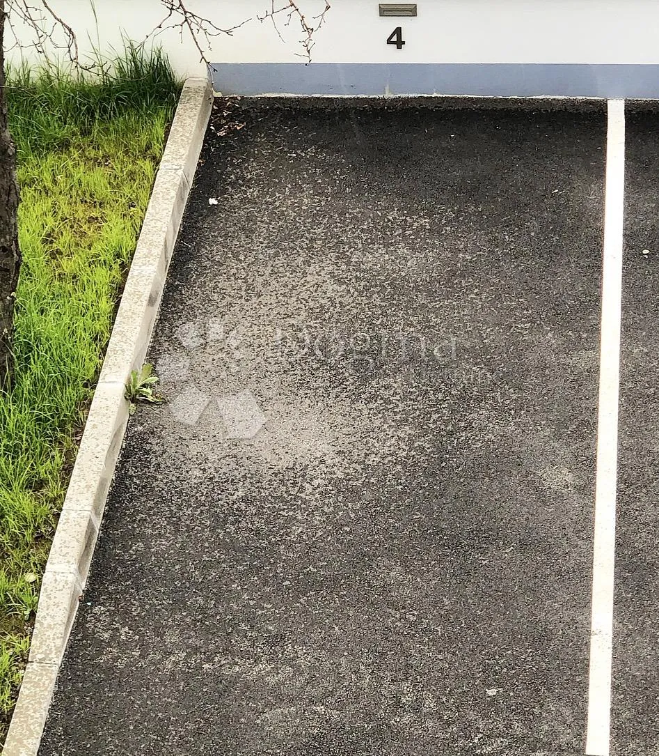 odličan stan s velikim vrtom - slika 12