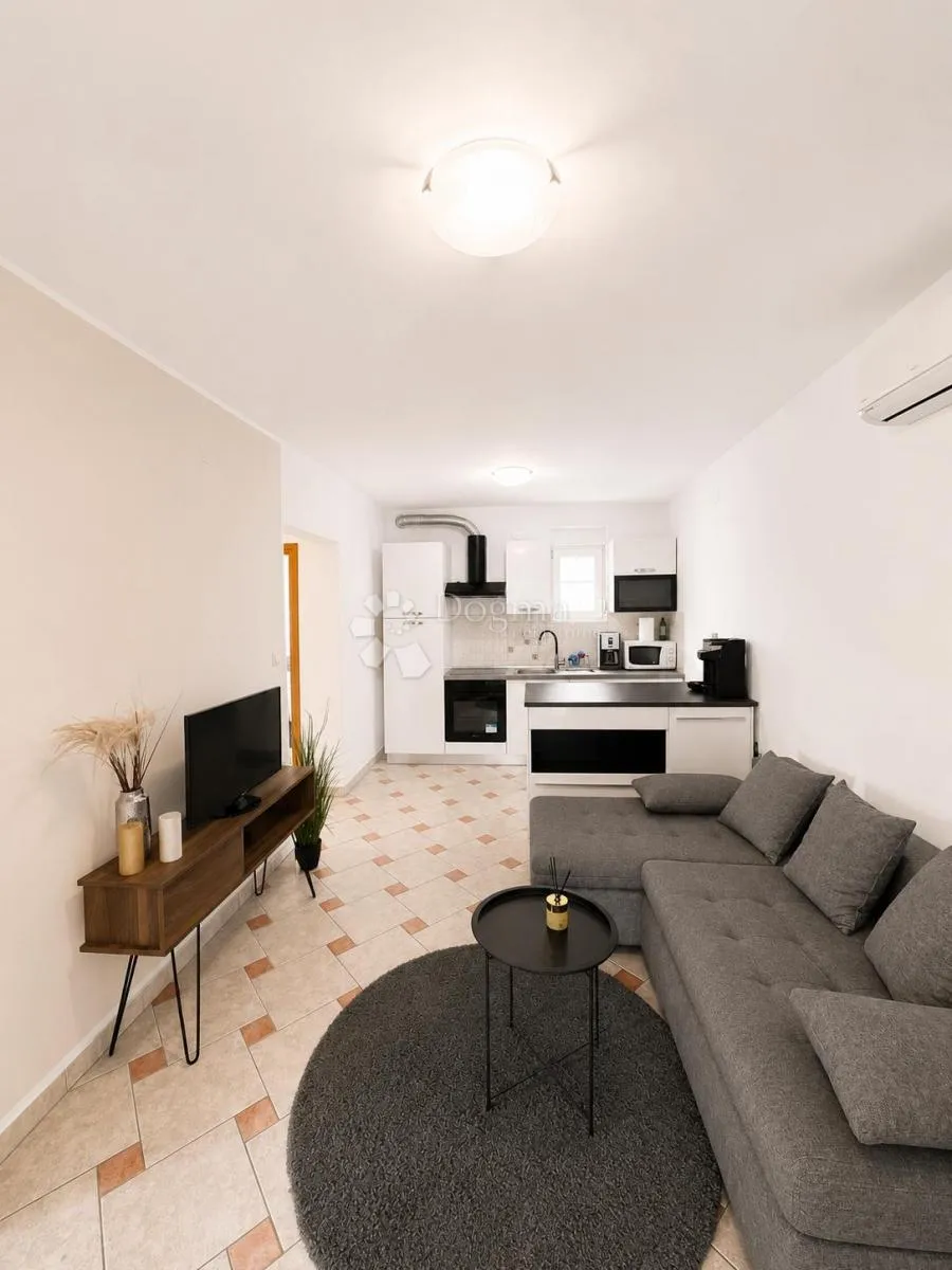 diklo, zadar - komforan renovirani stan 60 m2 - slika 1