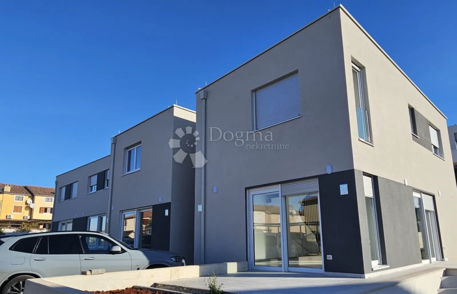 moderna kuća u nizu sa bazenom – vabriga - slika 2