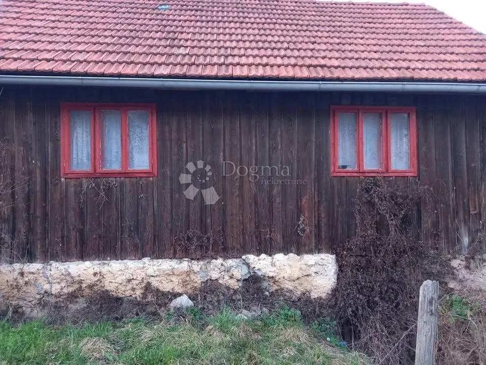 drvena starina na parceli od 600 m2 u ogulinu - slika 3