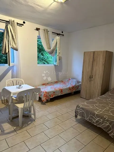 kuća s 5 stanova - kostrena - slika 11