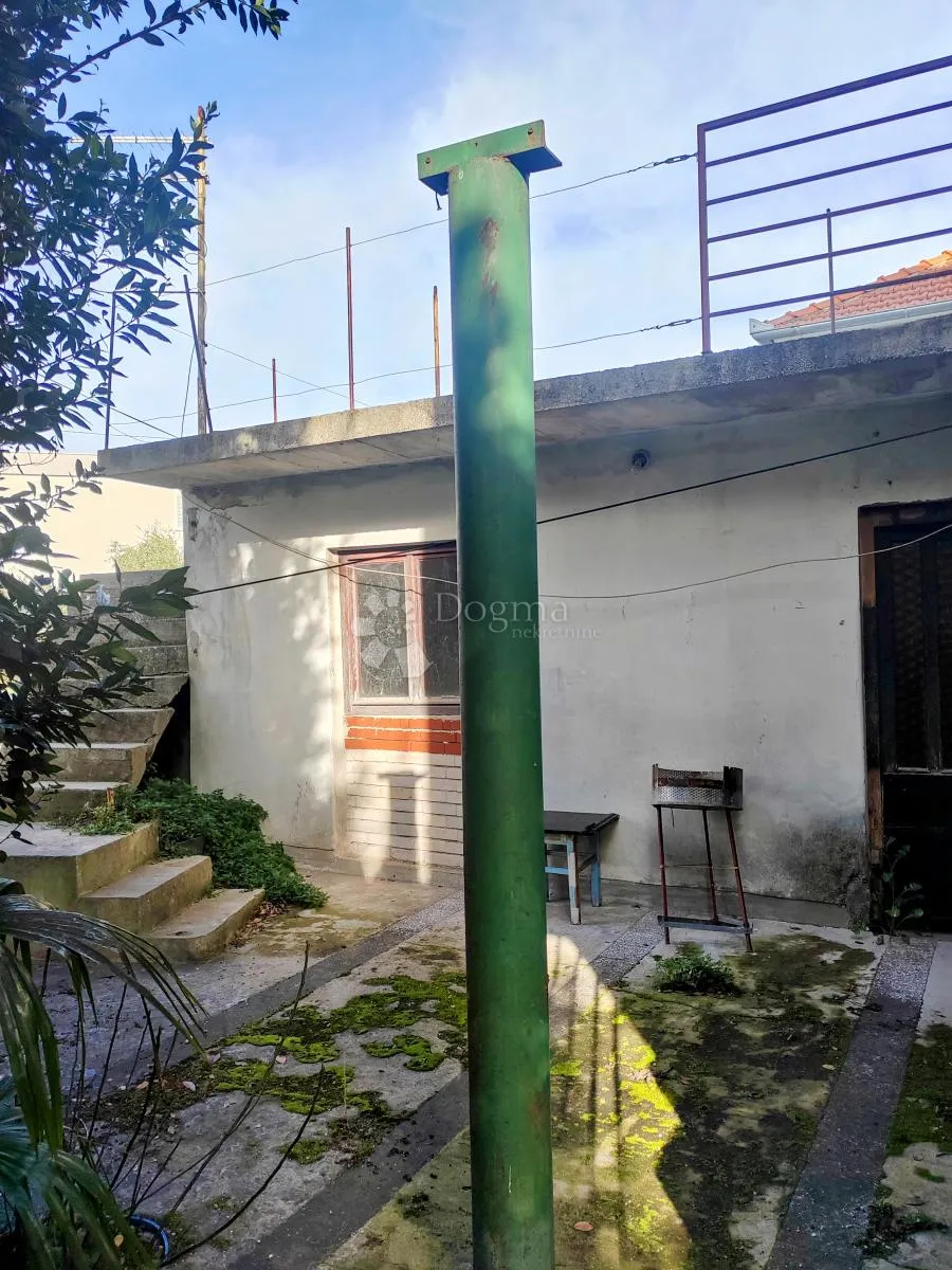 kuća u centru zadra na predivnoj lokaciji - slika 10