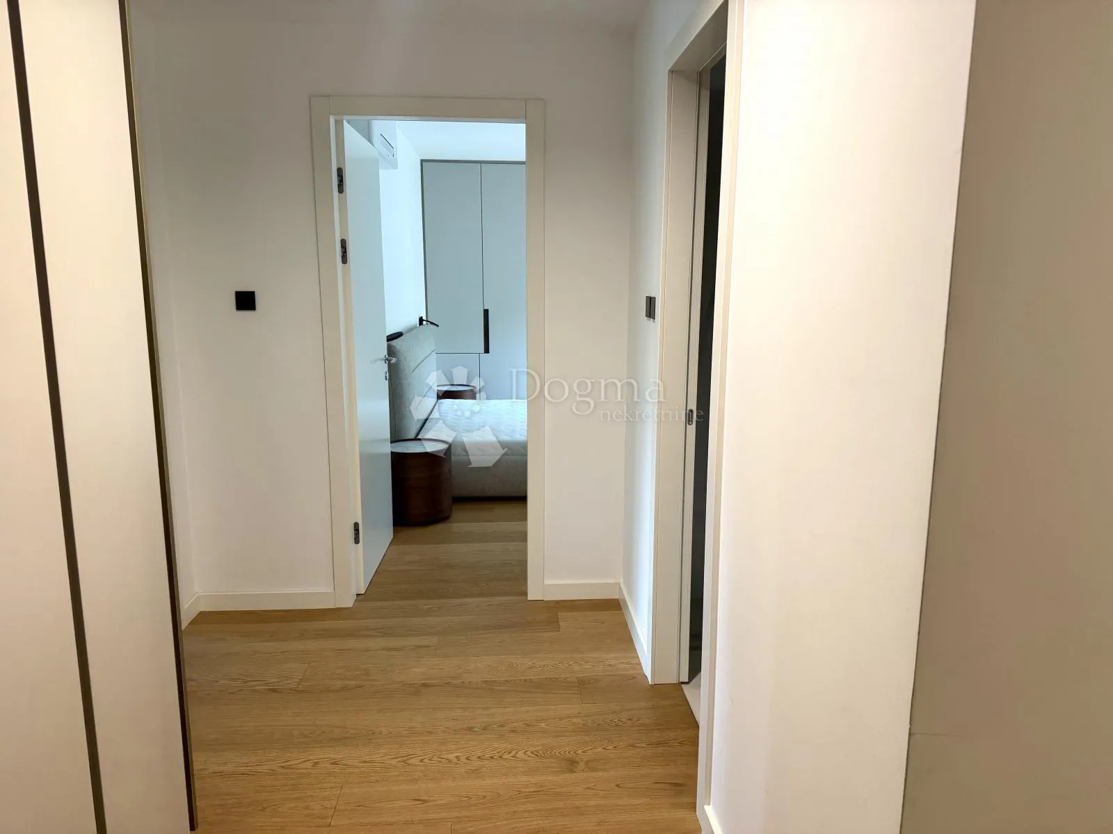 zagreb, centar, luksuzan stan 97 m2 s privatnim liftom - slika 16