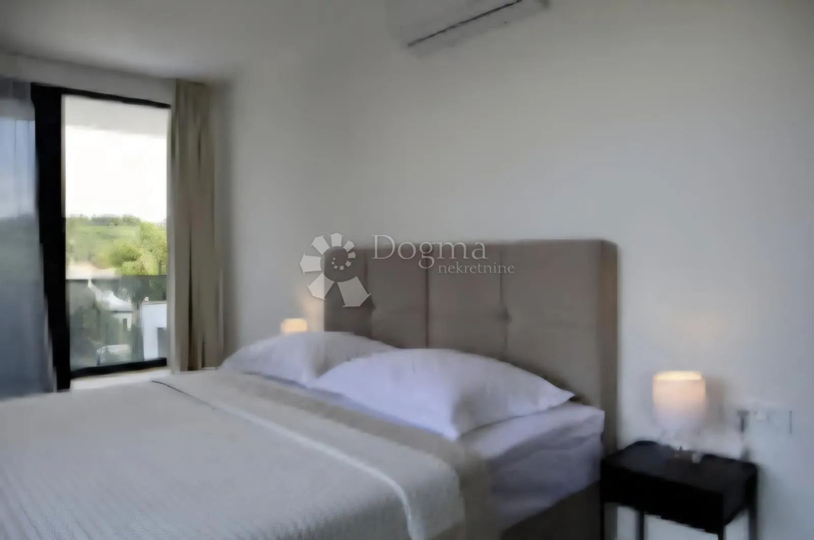 moderna vila sa bazenom , rogač, šolta - slika 13