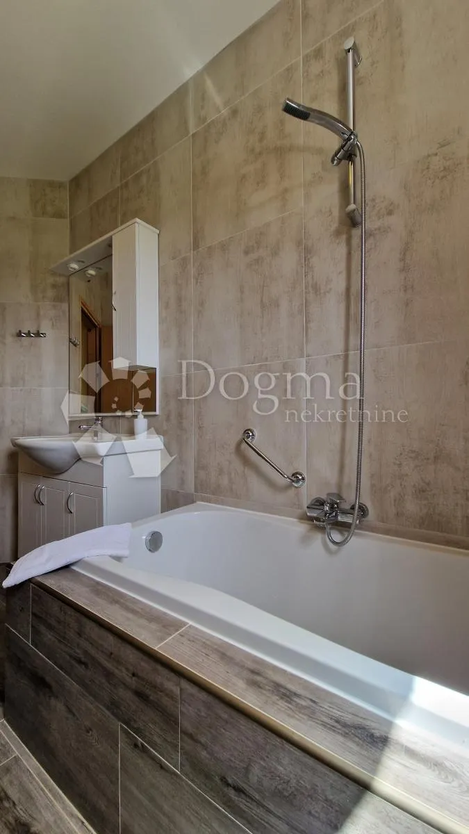 nova kuća u medulinu s 4 apartmana - 170m od mora - slika 24