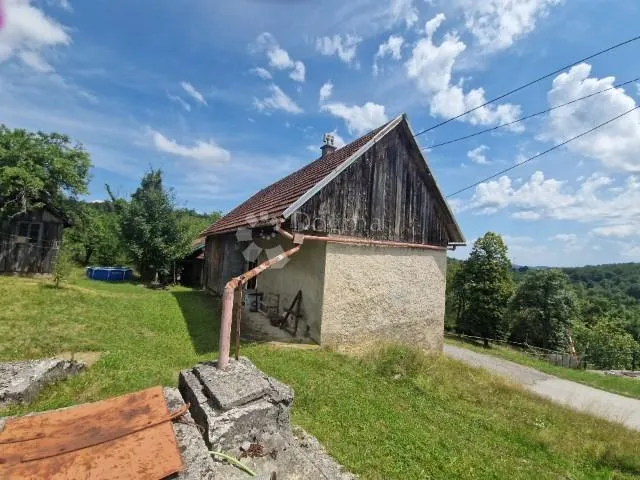planinska kuća s velikom okućnicom - slika 3