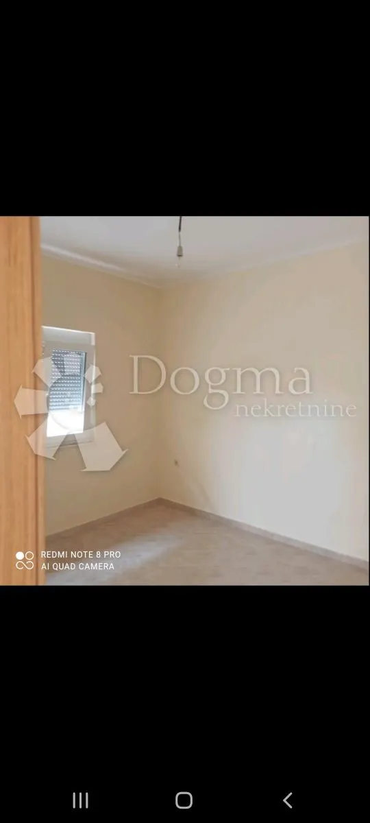 prodaja kuće 80m od mora, 6 apartmana - slika 26