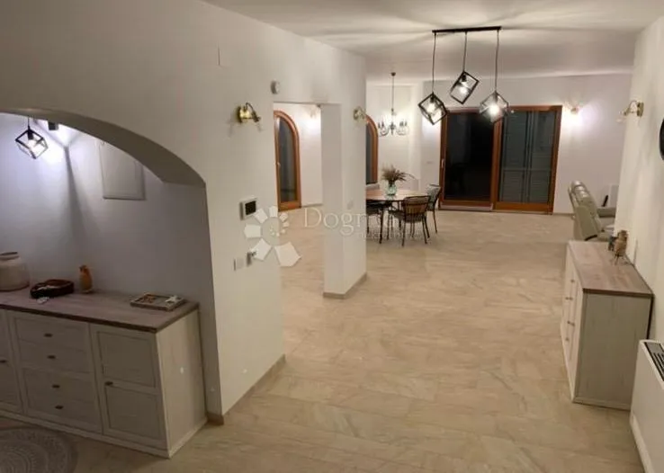 unikatna vila iznimne lokacije (pogled na more) - biograd na moru - slika 10