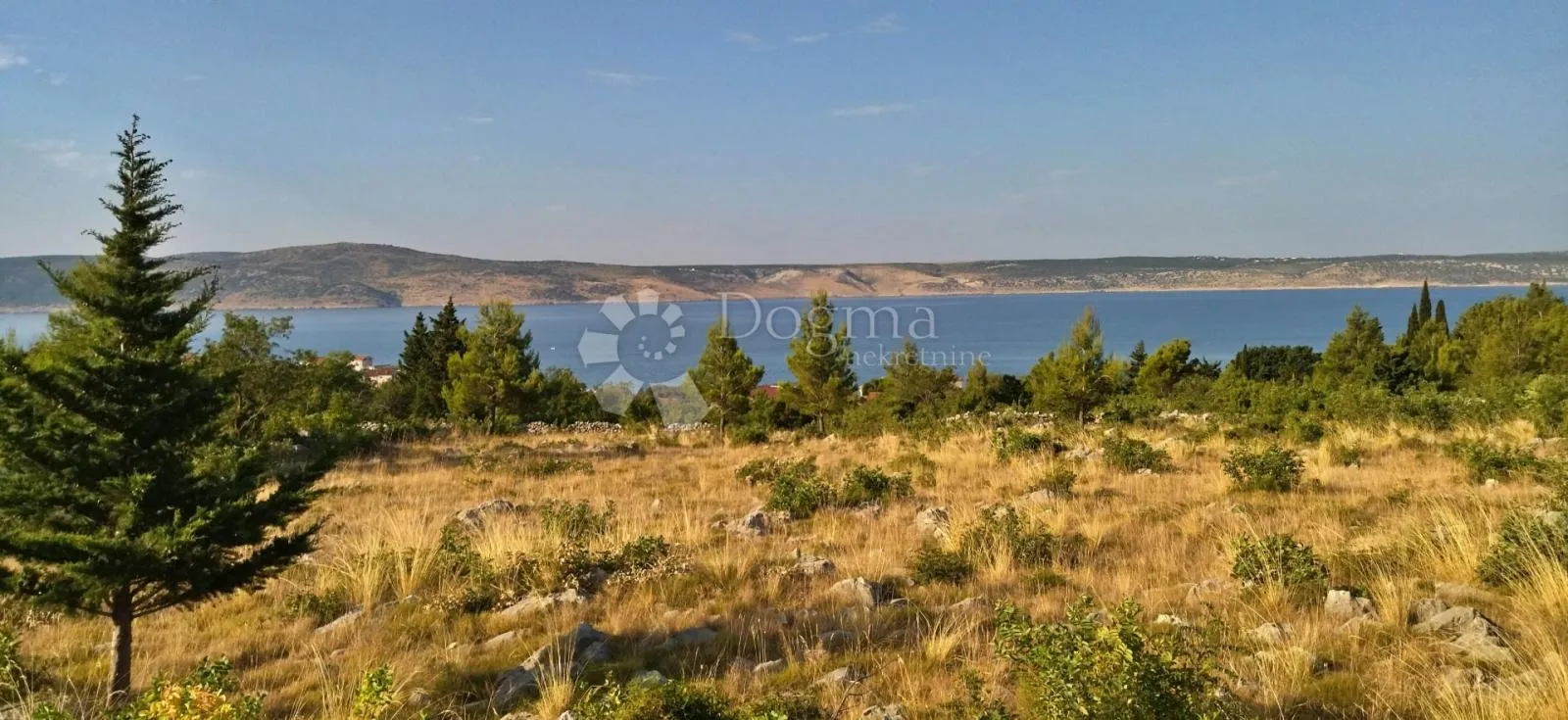 [oaza blizu mora] zemljište starigrad 7500m2 - slika 2