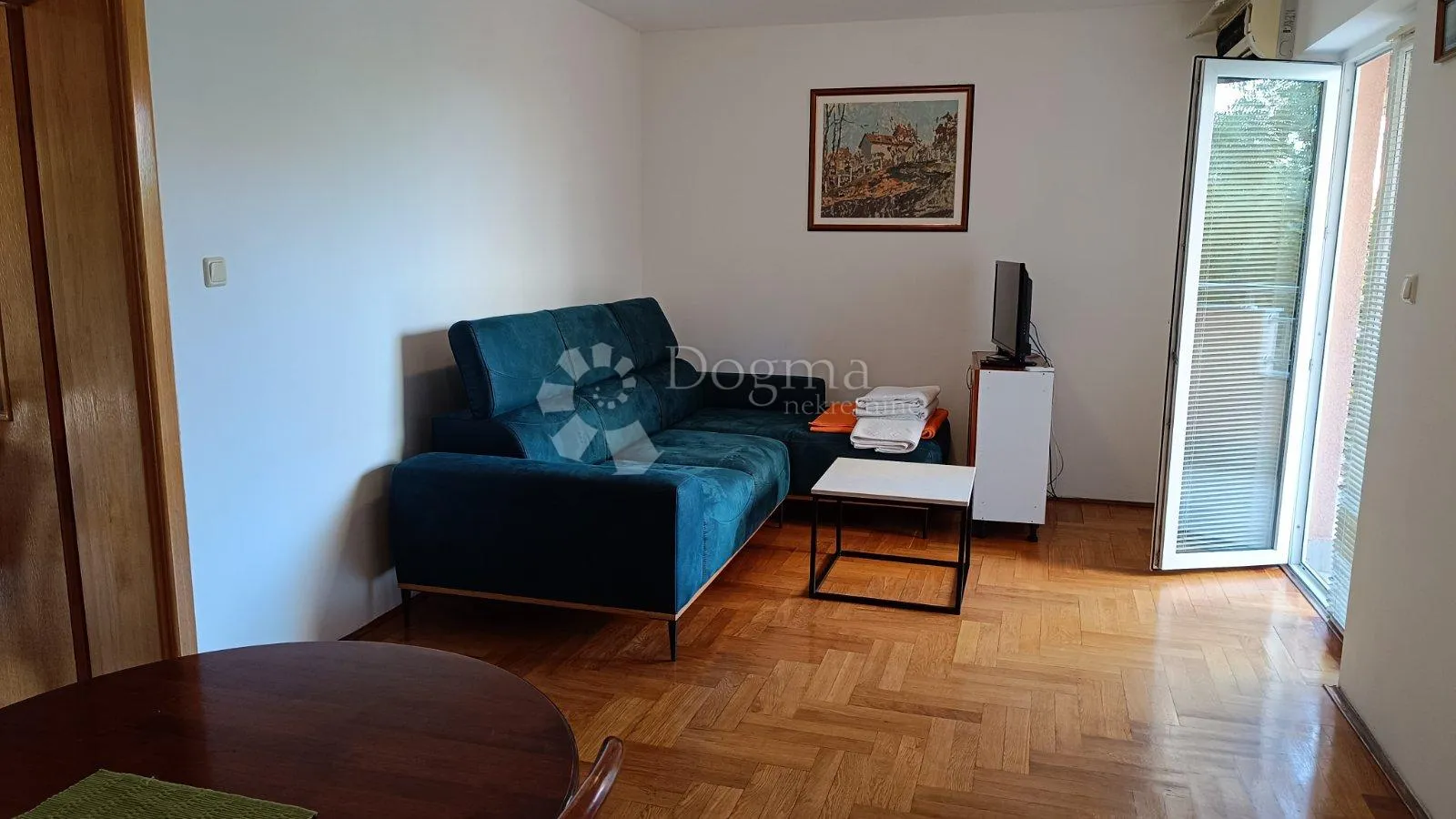 malinska, 61 m2 2s+db, balkon, parking - slika 2