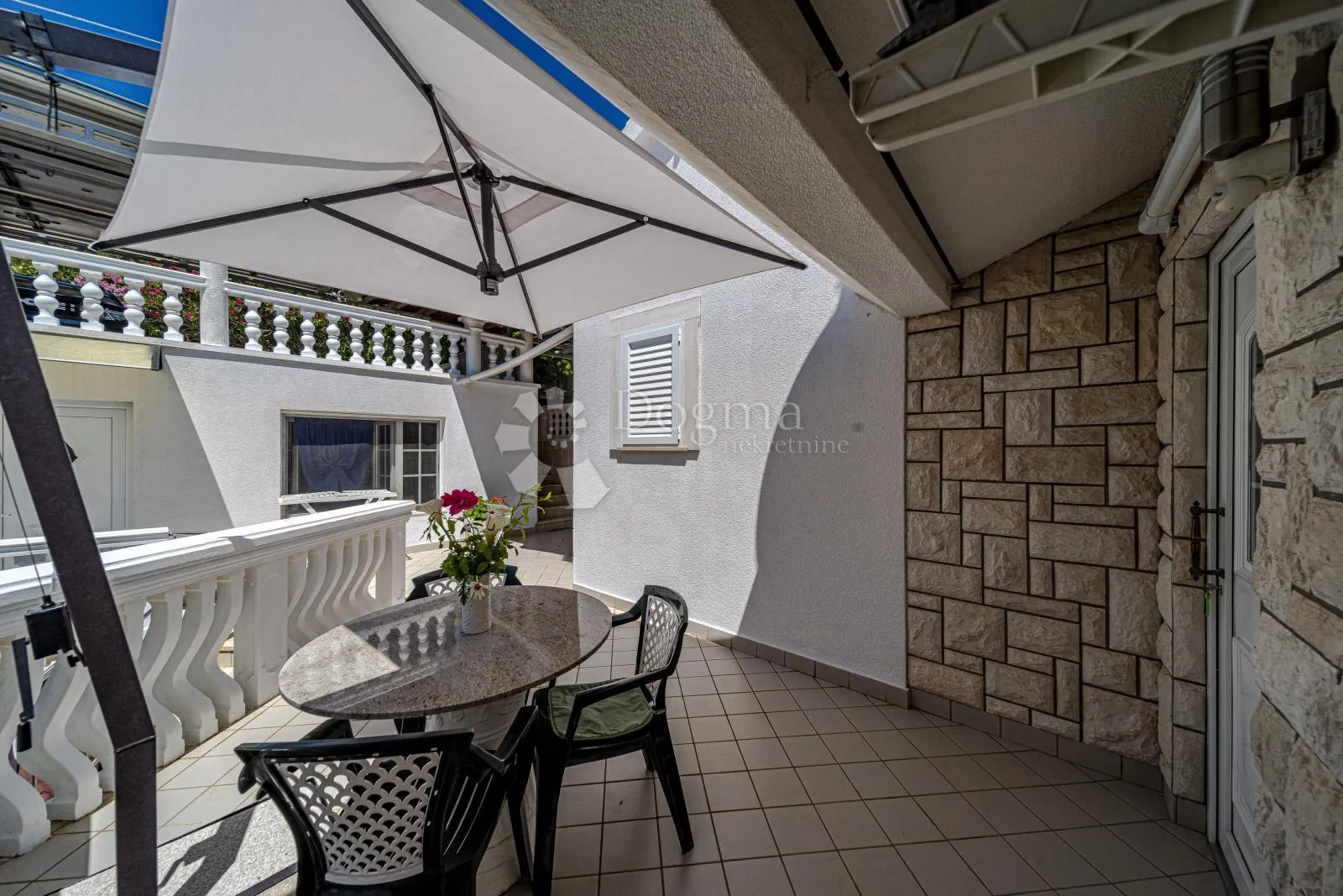 prvi red do mora: samoodrživa apartmanska vila s uhodanim poslovanjem – vela luka, korčula - slika 88