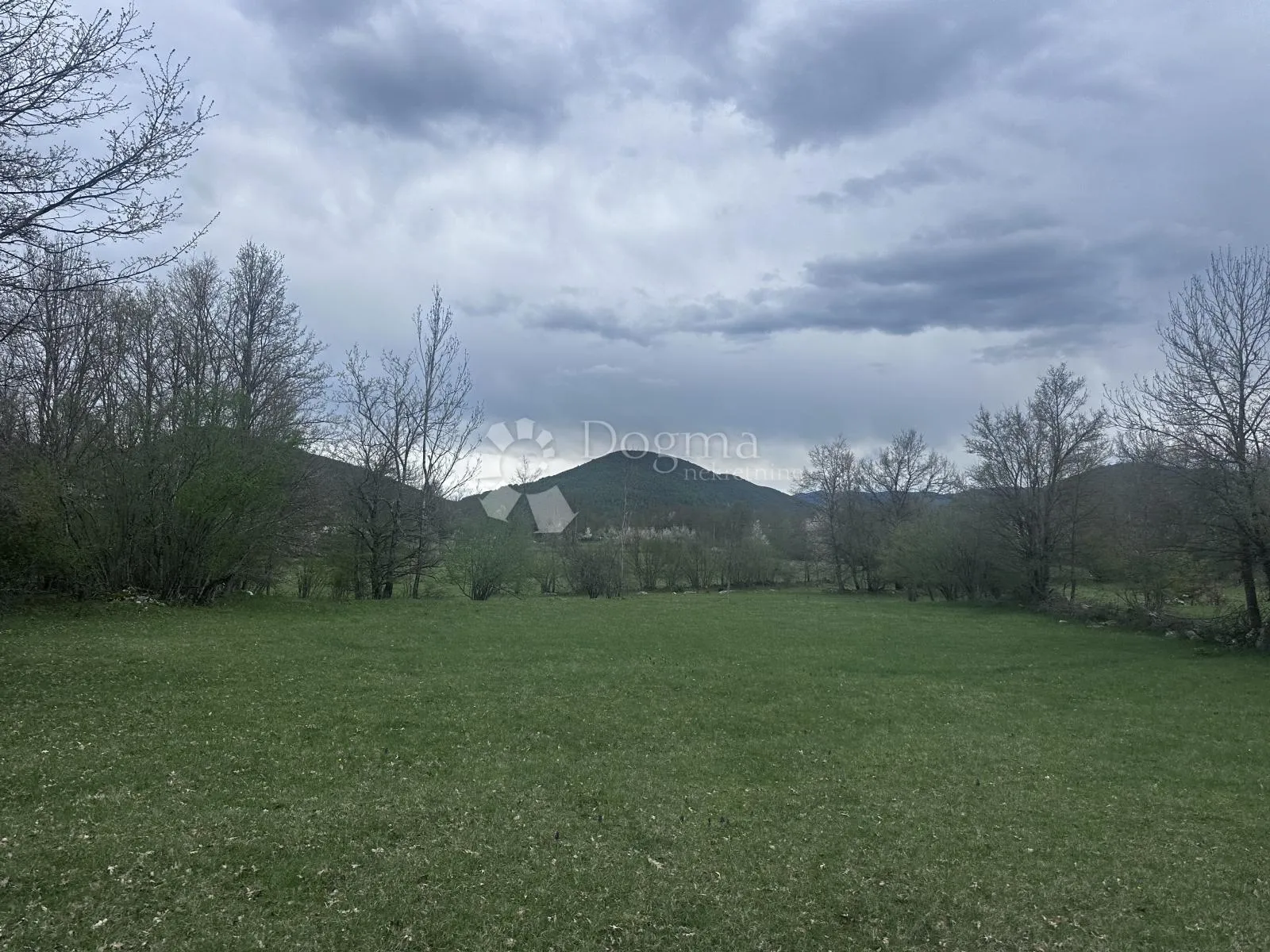 Poljoprivredno Zemljište 6300m2 Cjelina - Lovinac