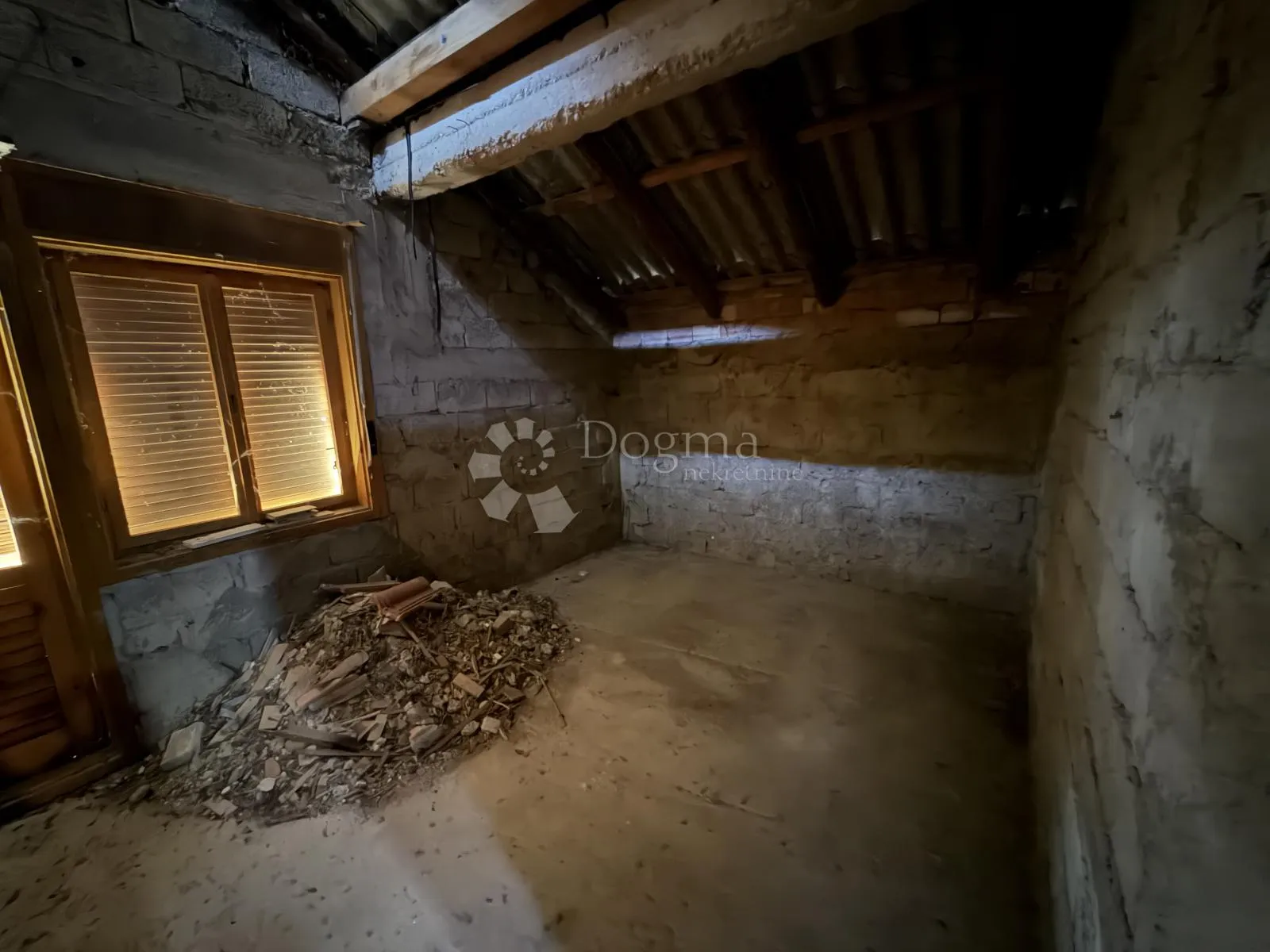 knin – kuća blizu izvora krke! idealna za turizam ili više stanova - slika 19