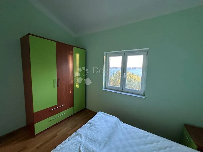kuća uz more s predivnim pogledom i zelenilom , barić draga - slika 45