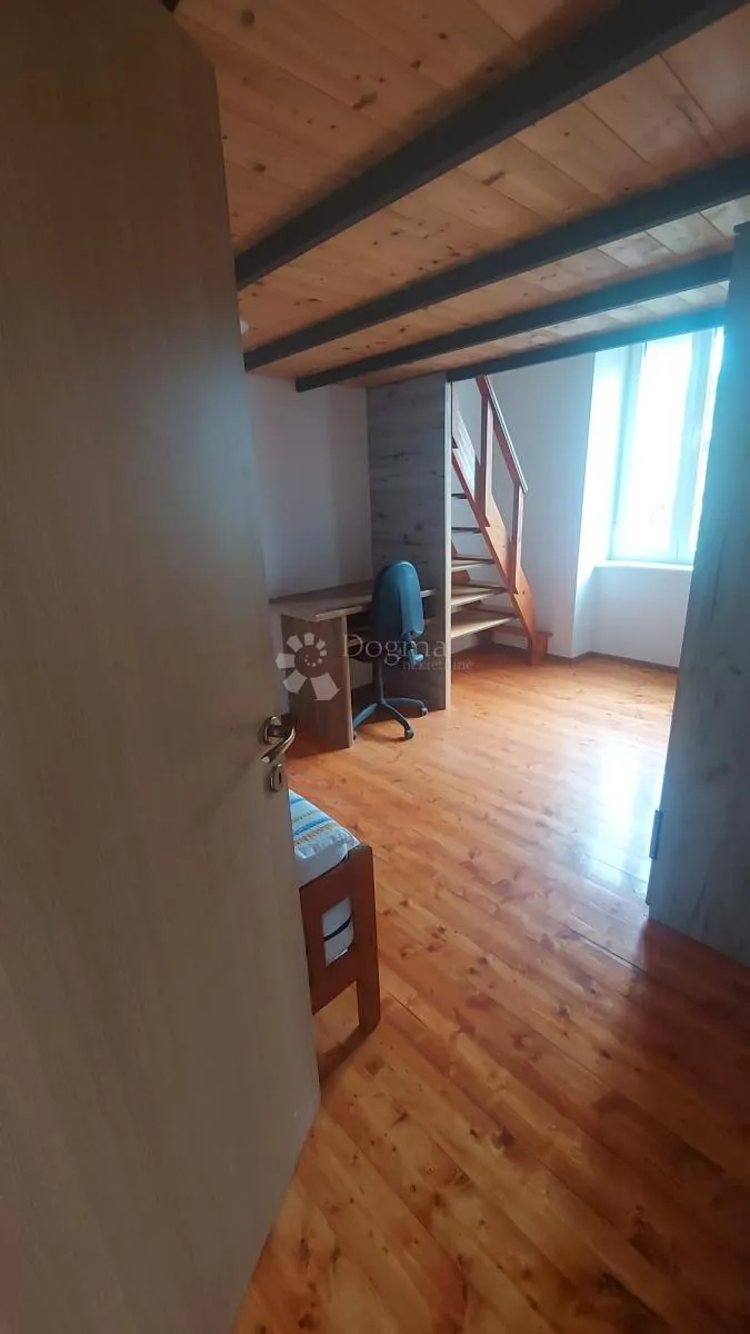 idealan stan za obiteljski život u puli - slika 13