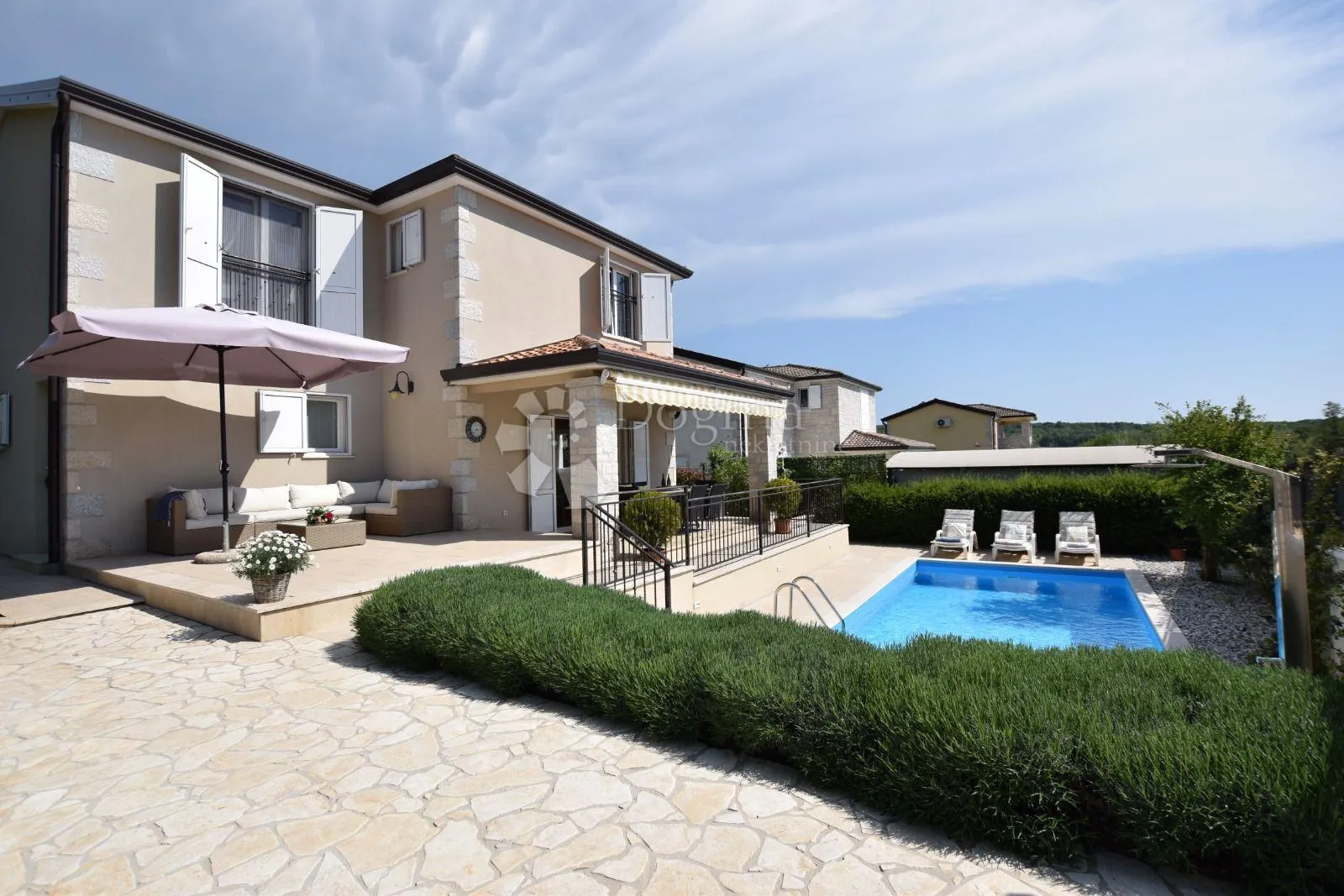 poreč okolica - šarmantna vila s 3 spavaće sobe i bazenom - slika 13