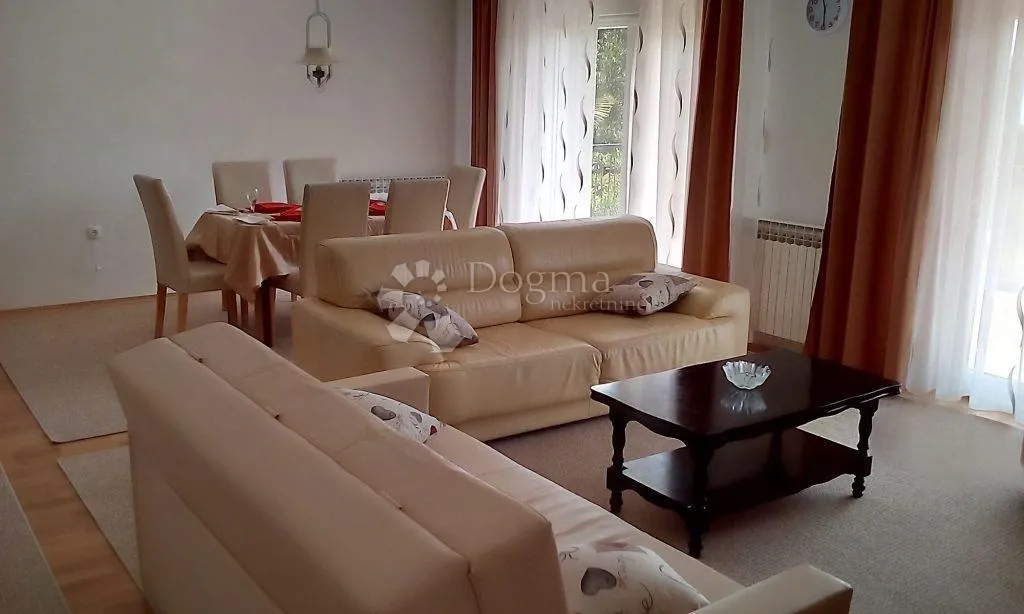 lovran, centar – samostojeća kuća s velikom okućnicom, 2 stana - slika 22