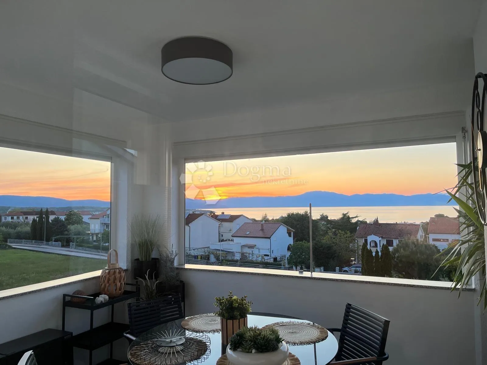 moderni apartman sa panoramskim pogledom na more - slika 1