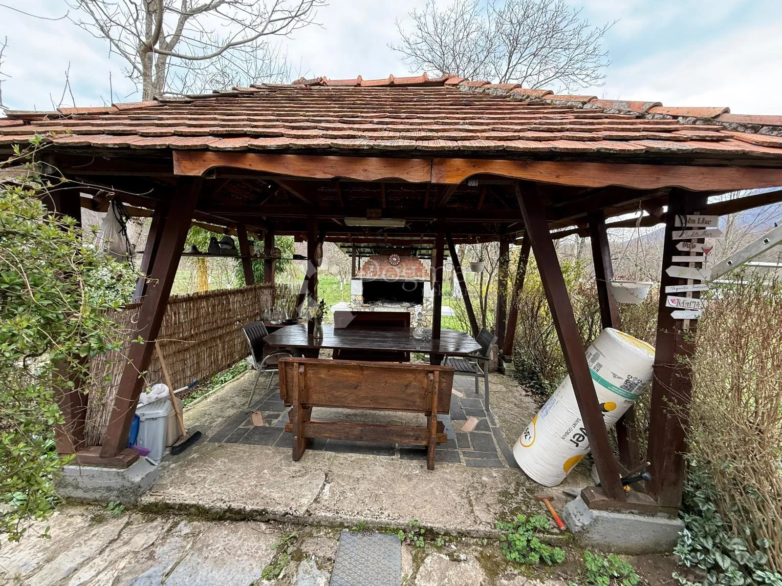 kuća 2 apartmana 2 građ zemljišta poljo 3000m2 - slika 4