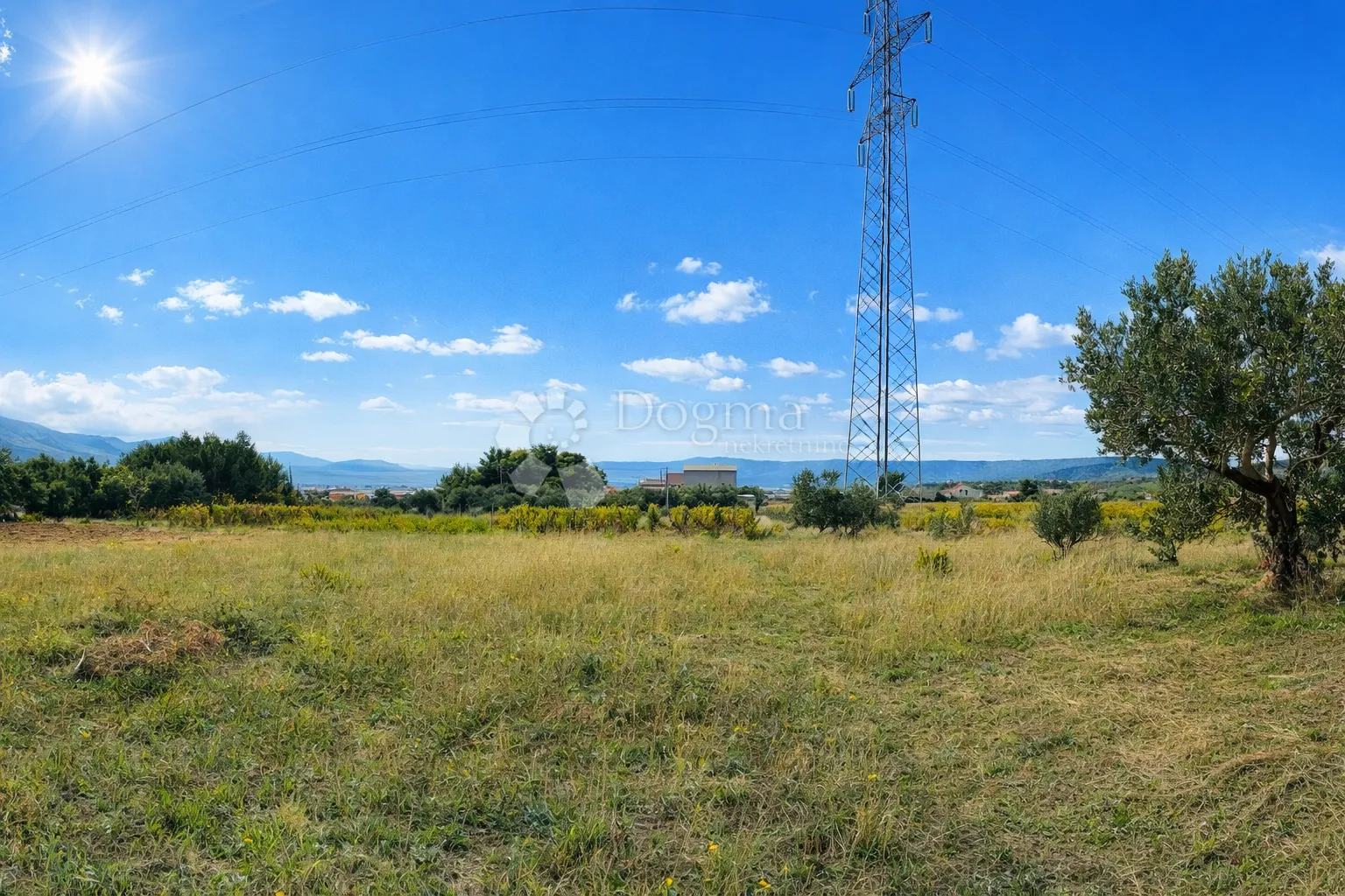 Prodaje se zemljište u Rudinama – M1 zona - Kaštel Novi, Kaštela