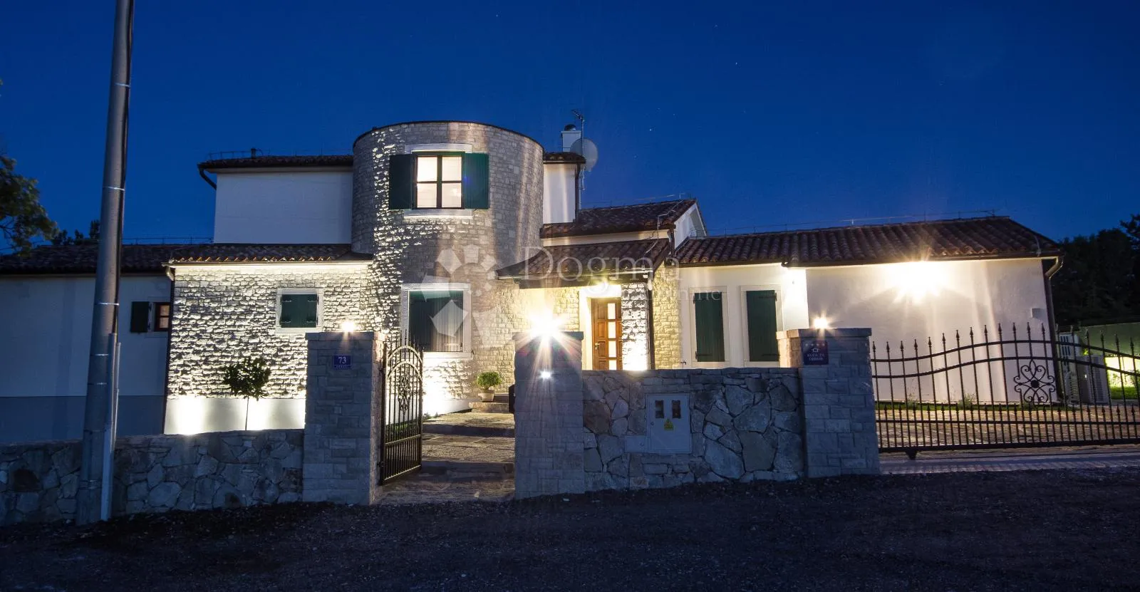 elegantna vila u istri – spoj tradicije, komfora i vrhunske lokacije - slika 54