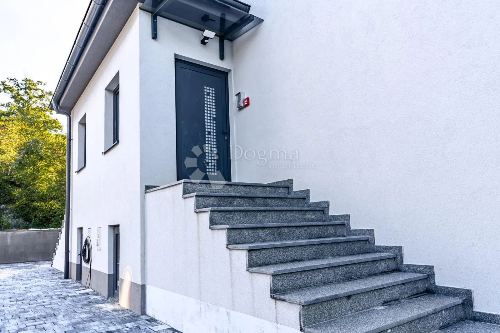 izuzetno kvalitetna novogradnja u blizini centra matulja - slika 9